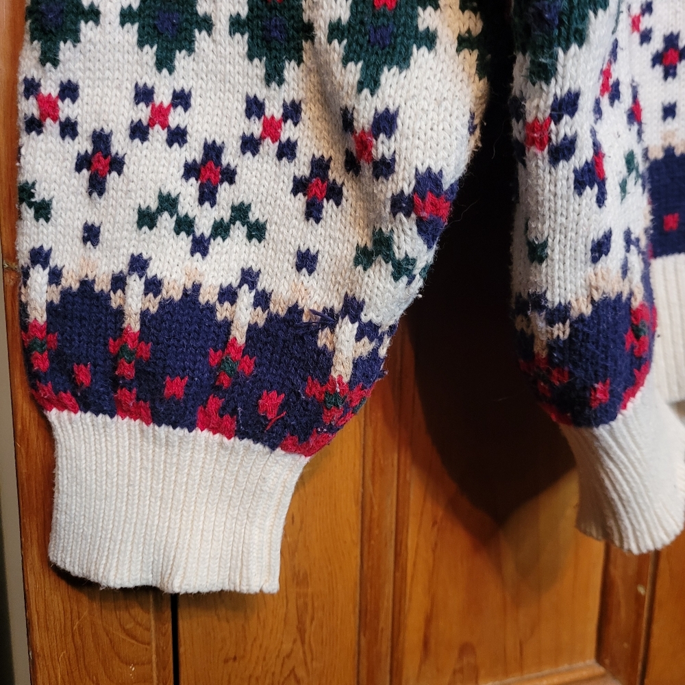 Northern Reflections Men’s Christmas Sweater - Picture 4 of 10